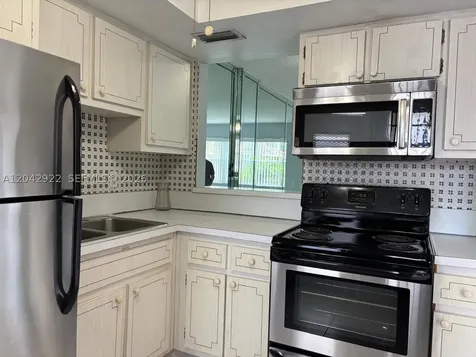 1333 E Hallandale Beach Boulevard Hallandale Beach FL 33009