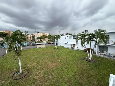 1255 W 49th Place Hialeah FL 33012
