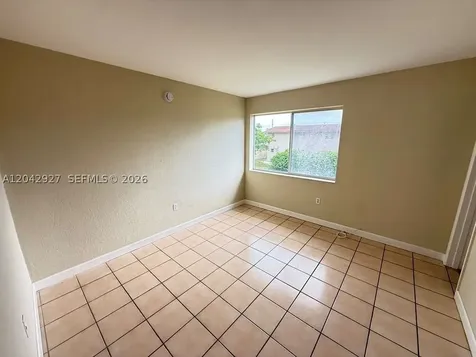 1255 W 49th Place Hialeah FL 33012