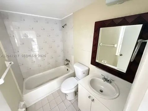 1255 W 49th Place Hialeah FL 33012