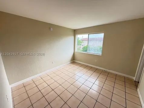 1255 W 49th Place Hialeah FL 33012