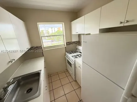 1255 W 49th Place Hialeah FL 33012