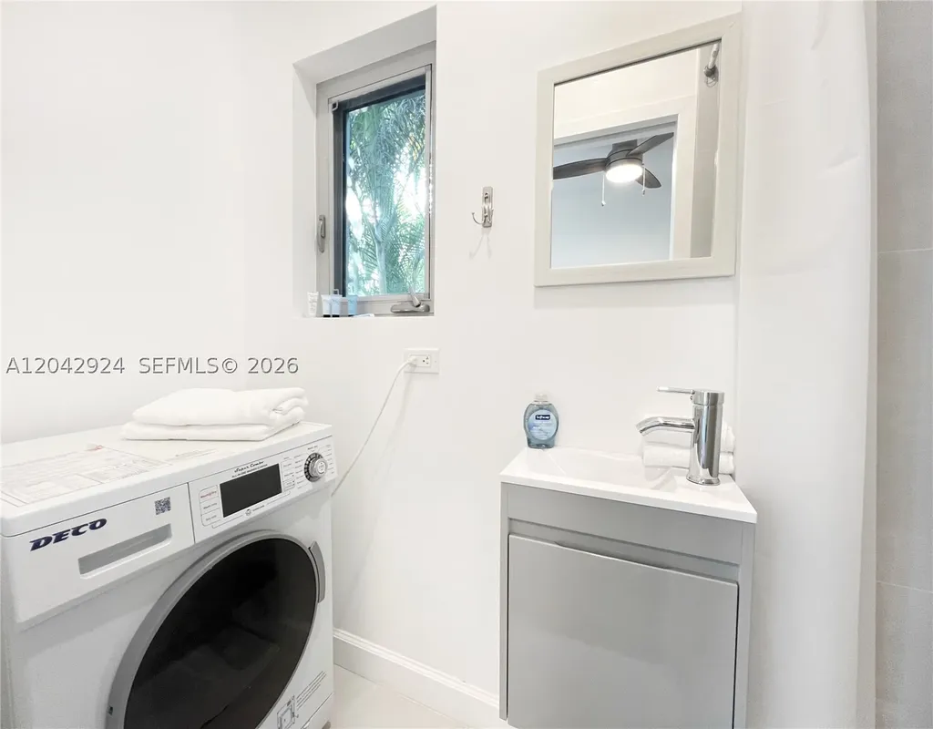 513 SW 18th Court Fort Lauderdale FL 33315