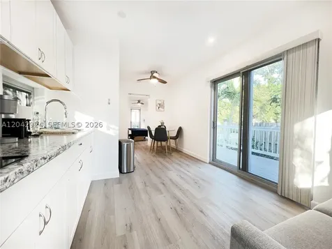 513 SW 18th Court Fort Lauderdale FL 33315