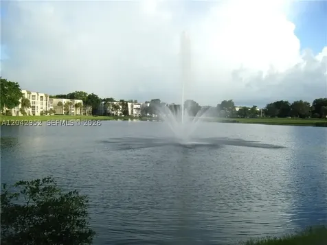 9401 Evergreen Place Davie FL 33324
