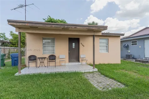 9265 SW 38th Street Miami FL 33165