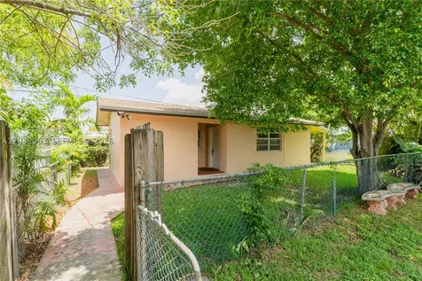 9265 SW 38th Street Miami FL 33165
