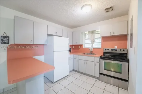 9265 SW 38th Street Miami FL 33165