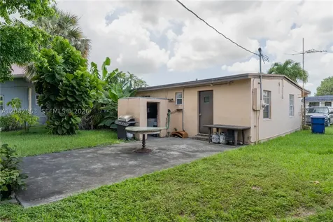 9265 SW 38th Street Miami FL 33165