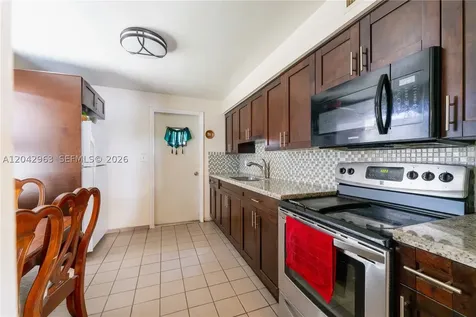 9265 SW 38th Street Miami FL 33165