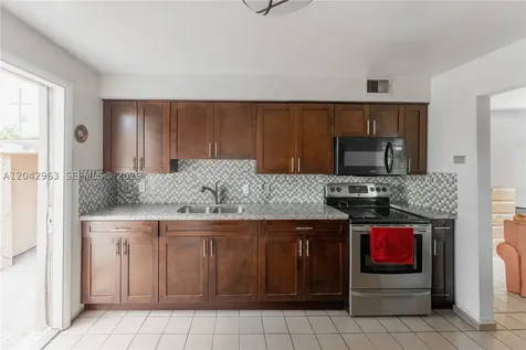 9265 SW 38th Street Miami FL 33165