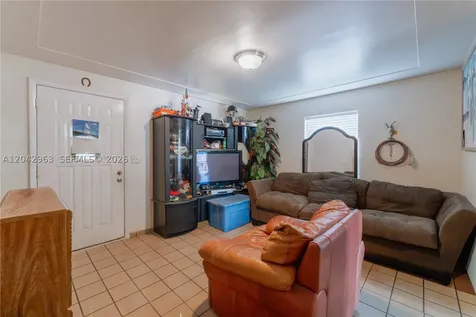 9265 SW 38th Street Miami FL 33165