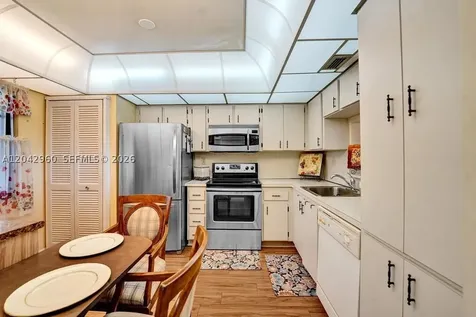 1000 Colony Point Circle Pembroke Pines FL 33026