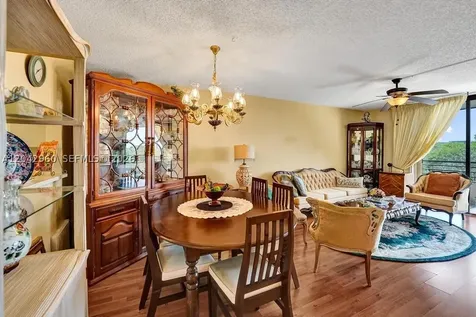 1000 Colony Point Circle Pembroke Pines FL 33026