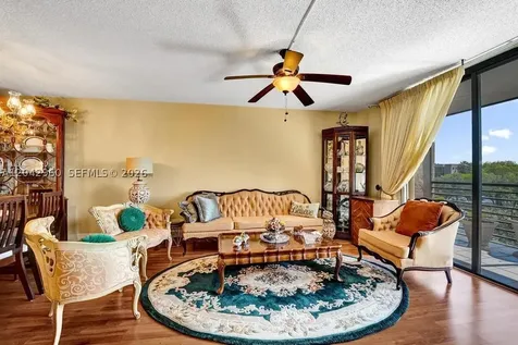 1000 Colony Point Circle Pembroke Pines FL 33026
