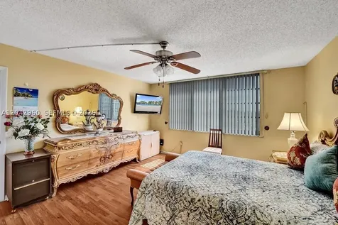 1000 Colony Point Circle Pembroke Pines FL 33026