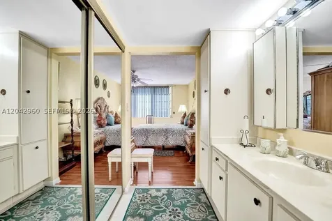 1000 Colony Point Circle Pembroke Pines FL 33026