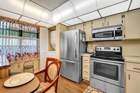 1000 Colony Point Circle Pembroke Pines FL 33026
