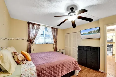 1000 Colony Point Circle Pembroke Pines FL 33026