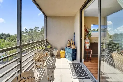 1000 Colony Point Circle Pembroke Pines FL 33026