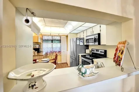 1000 Colony Point Circle Pembroke Pines FL 33026