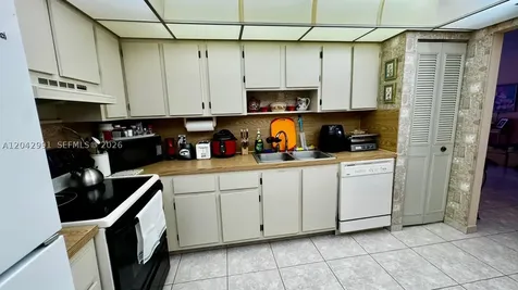Hallandale Beach FL 33009