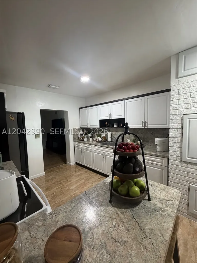 11512 NW 58th Avenue Hialeah FL 33012