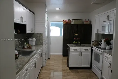 11512 NW 58th Avenue Hialeah FL 33012