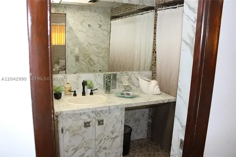 11512 NW 58th Avenue Hialeah FL 33012