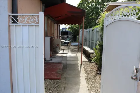 11512 NW 58th Avenue Hialeah FL 33012