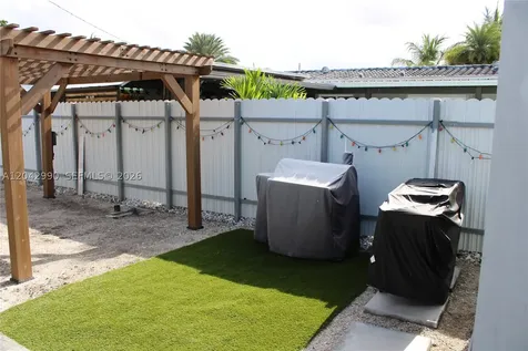 11512 NW 58th Avenue Hialeah FL 33012