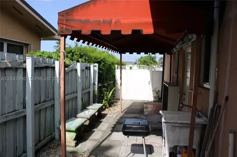 11512 NW 58th Avenue Hialeah FL 33012