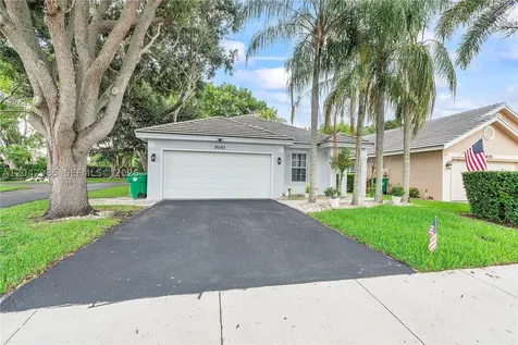 9161 N Lake Park Circle N Davie FL 33328