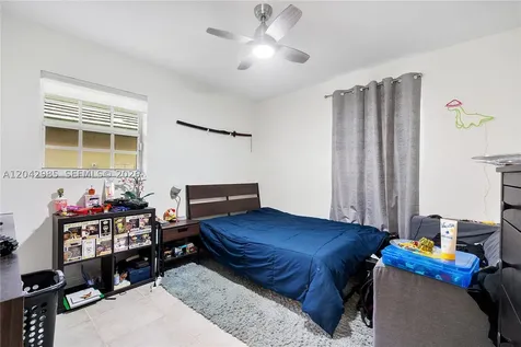 9161 N Lake Park Circle N Davie FL 33328