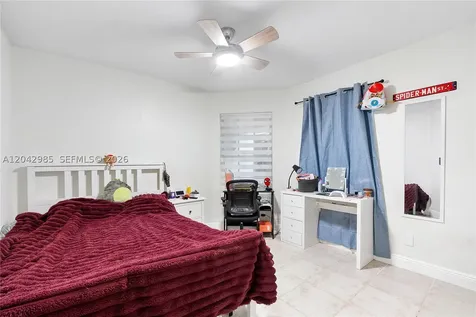 9161 N Lake Park Circle N Davie FL 33328