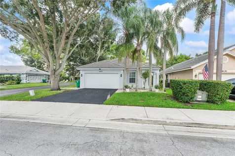 9161 N Lake Park Circle N Davie FL 33328