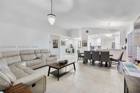 9161 N Lake Park Circle N Davie FL 33328
