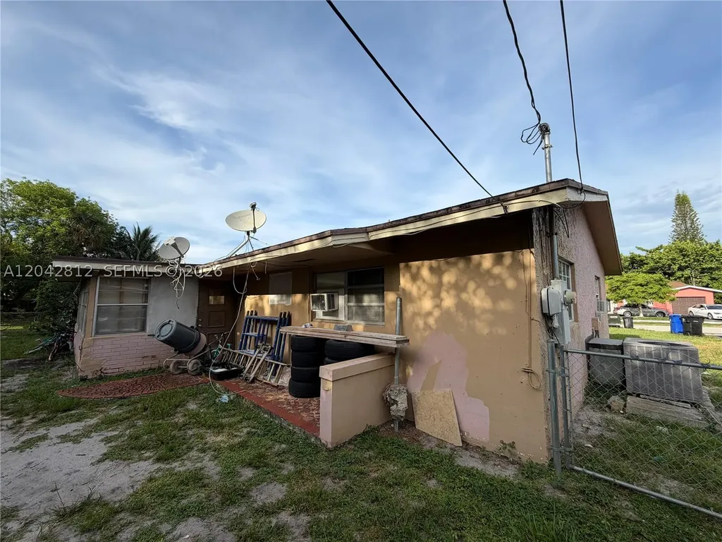 2021 NW 10th Avenue Fort Lauderdale FL 33311