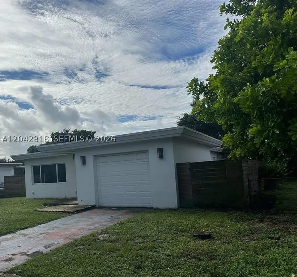 1954 Thomas Street Hollywood FL 33020