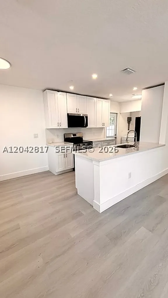 721 N 68th Terrace Hollywood FL 33024