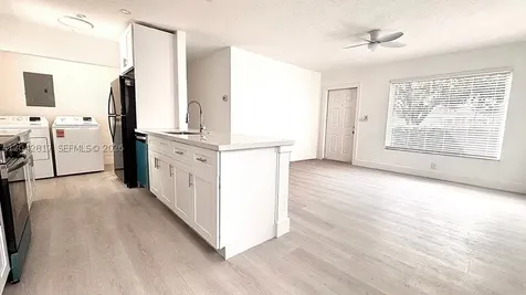 721 N 68th Terrace Hollywood FL 33024