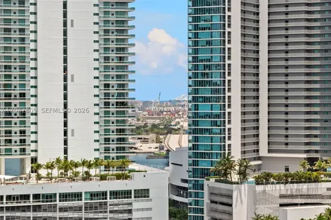 20 NE 11 Miami FL 33132