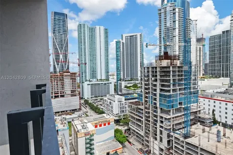 20 NE 11 Miami FL 33132
