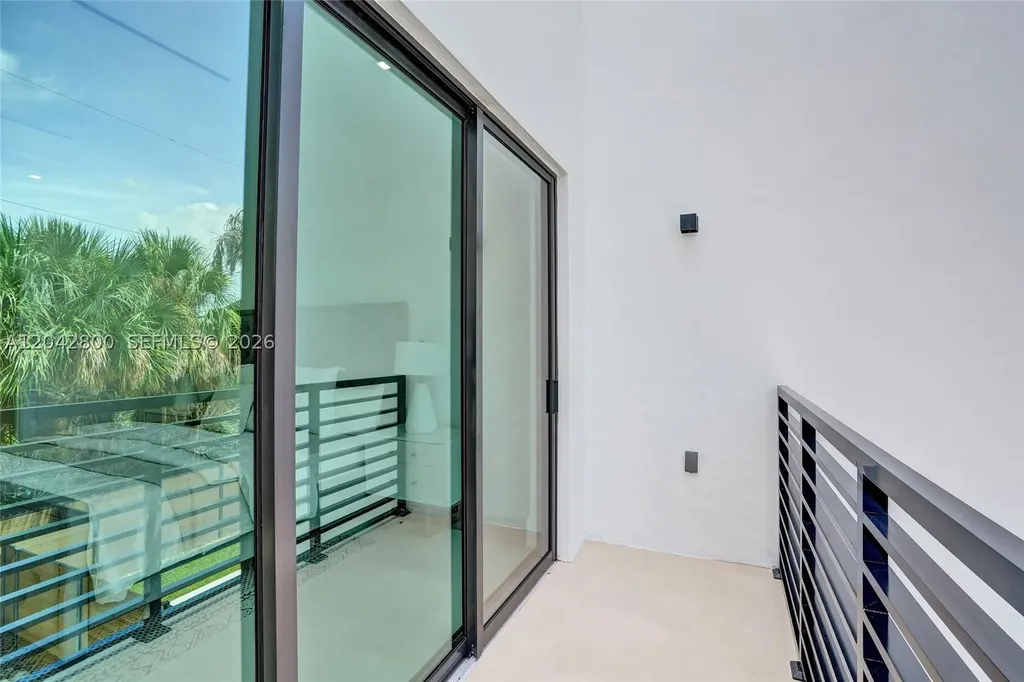 1825 NE 26th Avenue Fort Lauderdale FL 33305