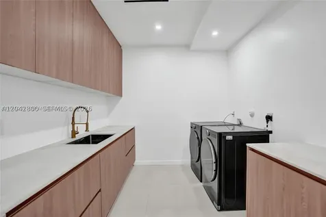 1825 NE 26th Avenue Fort Lauderdale FL 33305