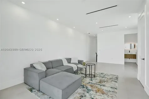 1825 NE 26th Avenue Fort Lauderdale FL 33305