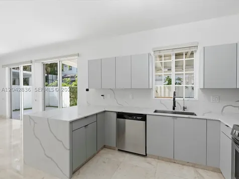 11274 NW 43rd Terrace Doral FL 33178