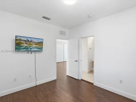 11274 NW 43rd Terrace Doral FL 33178