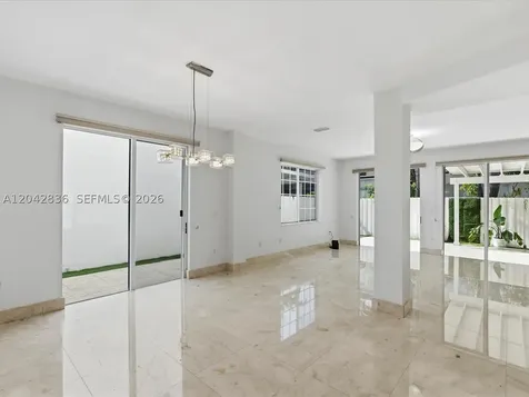 11274 NW 43rd Terrace Doral FL 33178