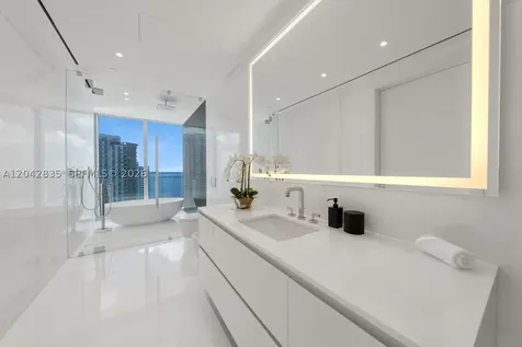 300 Biscayne Boulevard Way Miami FL 33131